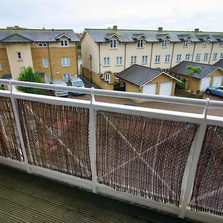 Opp Pw - Contractors And Workers, King Bed, Harbour Front, Parking, Wifi, Smart Tvs * Bristol