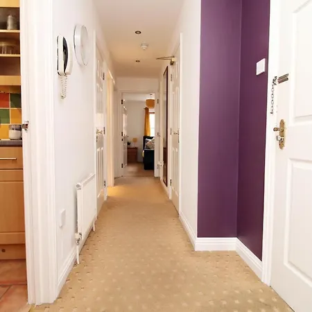 Opp Pw - Contractors And Workers, King Bed, Harbour Front, Parking, Wifi, Smart Tvs * Bristol