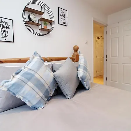 Opp Pw - Contractors And Workers, King Bed, Harbour Front, Parking, Wifi, Smart Tvs * Bristol
