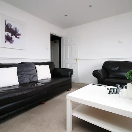Apartment Opp Pw - Contractors And Workers, King Bed, Harbour Front, Parking, Wifi, Smart Tvs *