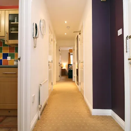 Lejlighed Opp Pw - Contractors And Workers, King Bed, Harbour Front, Parking, Wifi, Smart Tvs *