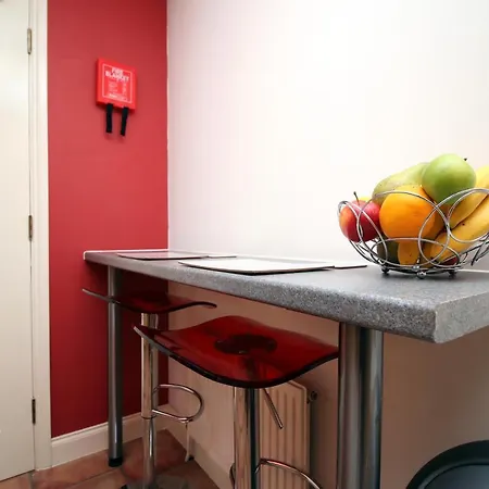 Apartment Opp Pw - Contractors And Workers, King Bed, Harbour Front, Parking, Wifi, Smart Tvs