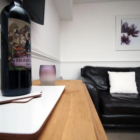 Opp Pw - Contractors And Workers, King Bed, Harbour Front, Parking, Wifi, Smart Tvs * Bristol