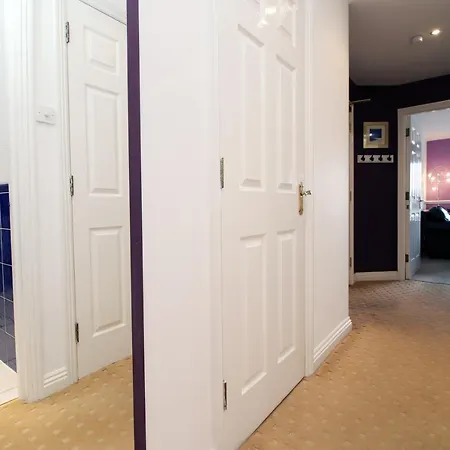 Opp Pw - Contractors And Workers, King Bed, Harbour Front, Parking, Wifi, Smart Tvs Bristol