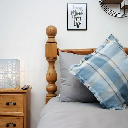 Opp Pw - Contractors And Workers, King Bed, Harbour Front, Parking, Wifi, Smart Tvs * Bristol